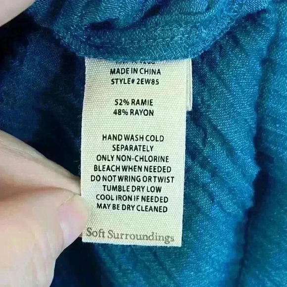 Soft Surrondings Blue 3/4 Sleeve Crinkle‎ Textured Button Accents Tunic Size L - Picture 14 of 14